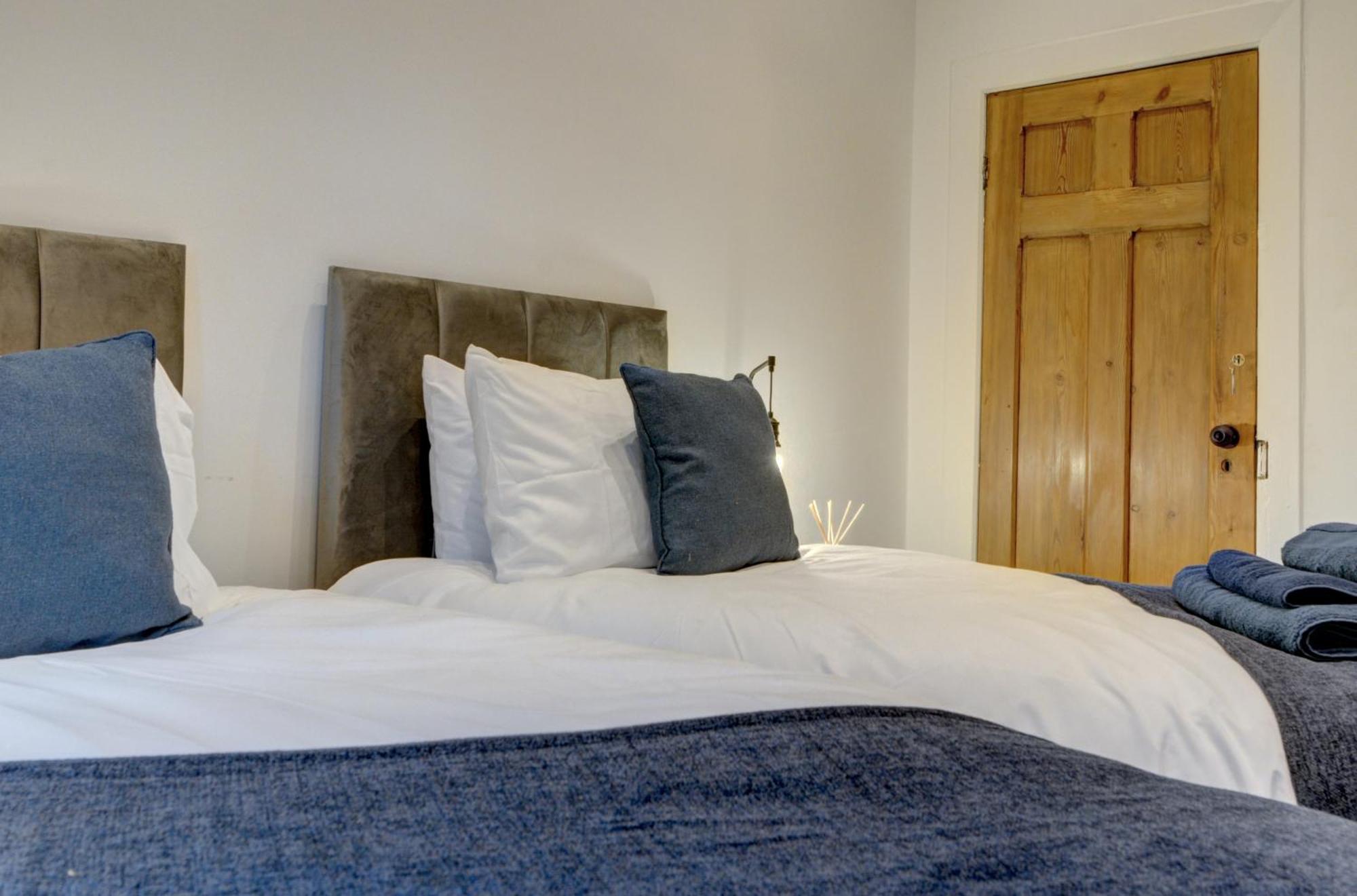 The Old Vicarage - Secure Parking, Fast Wifi, Garden Villa Leeds  Eksteriør bilde