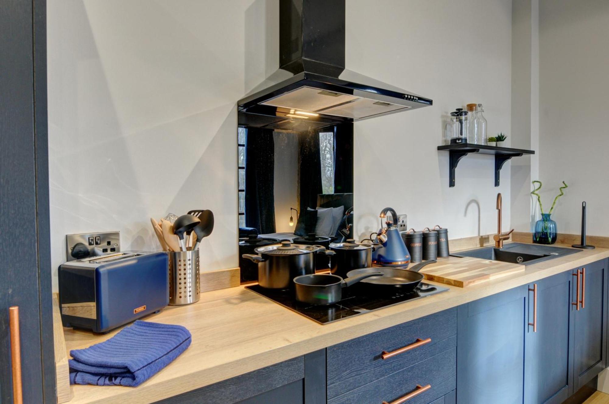 The Old Vicarage - Secure Parking, Fast Wifi, Garden Villa Leeds  Eksteriør bilde