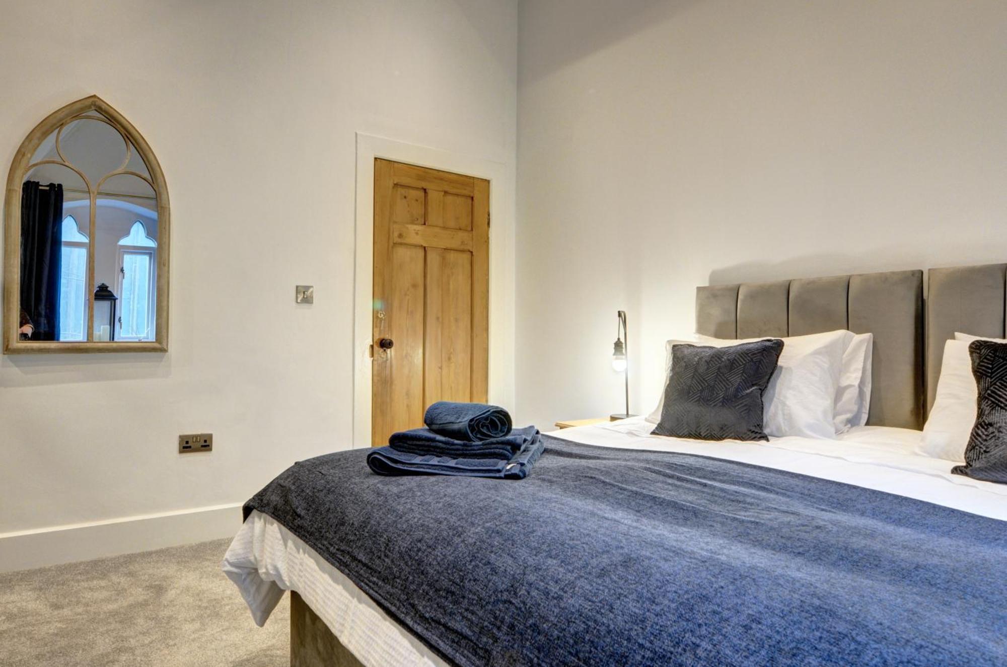 The Old Vicarage - Secure Parking, Fast Wifi, Garden Villa Leeds  Eksteriør bilde
