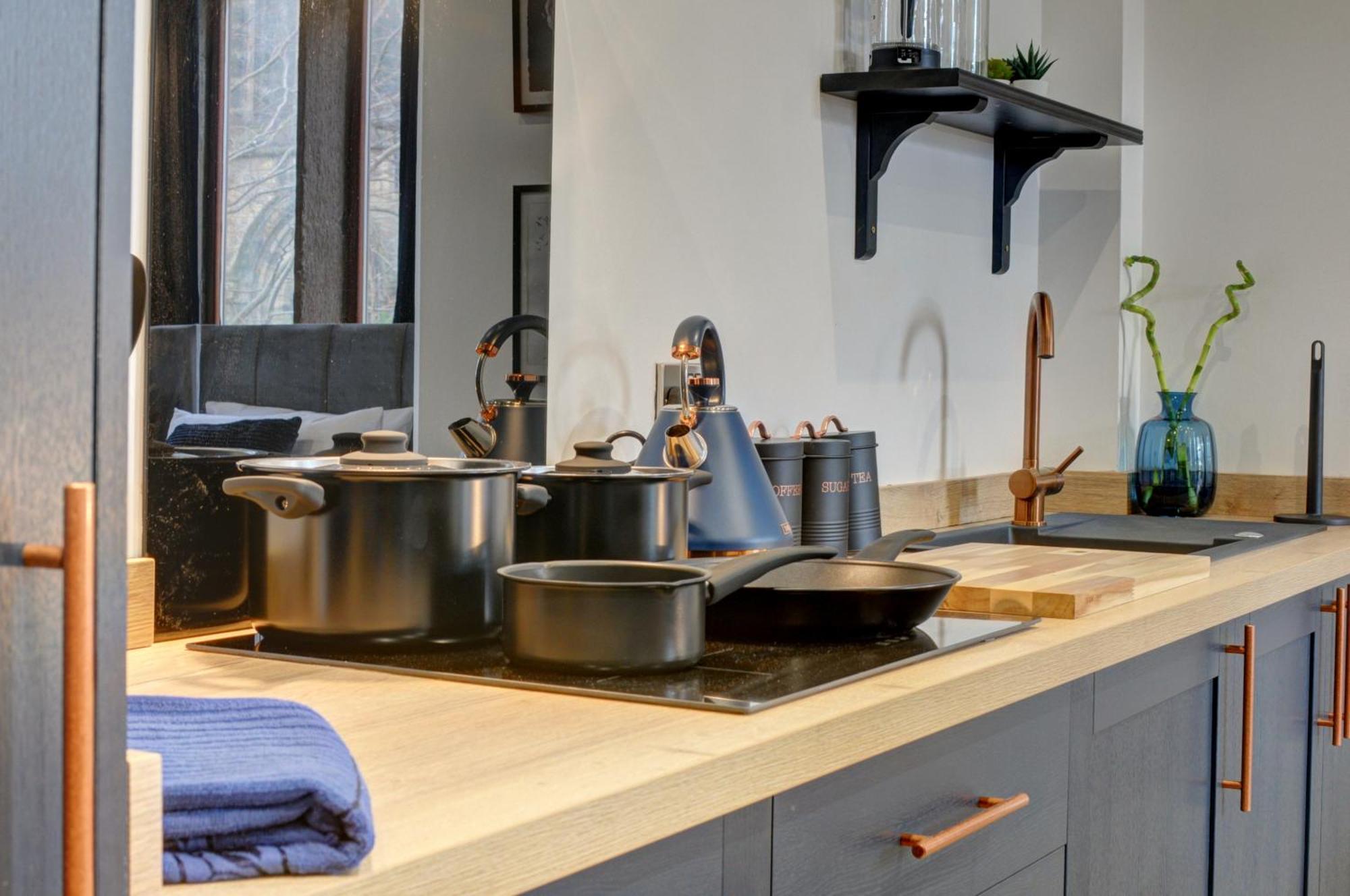 The Old Vicarage - Secure Parking, Fast Wifi, Garden Villa Leeds  Eksteriør bilde